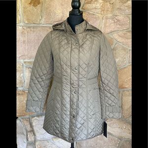 Weatherproof NWT hooded quilted coat size …
